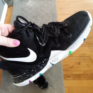 Kyrie irving basketball shoes